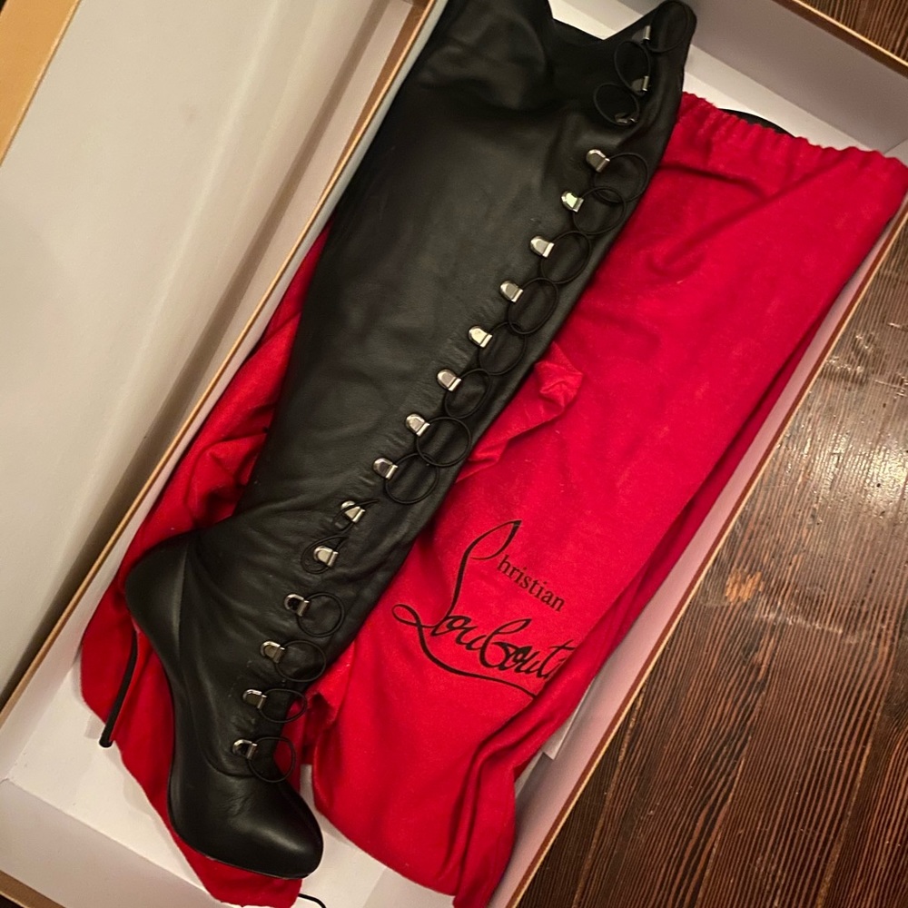 Over the knee Christain Loubotins